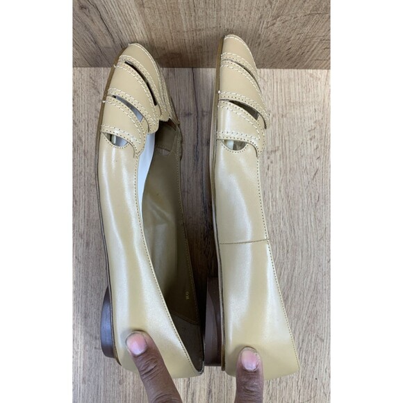 Emily's Closet Women's Leather Open Toe Petal Skimmer Sandals 9 M MEDIUM Beige - Picture 10 of 16